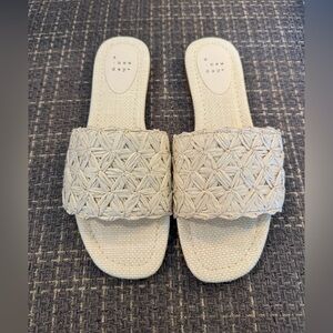 Women’s A New Day White Beige Ariella Sandals Size 7 US, NIB